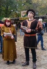 Še malo, pa greva na oder